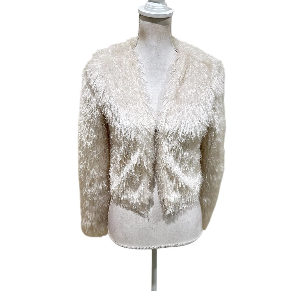 Vintage ‘90’s Steps off white Cream Faux Fur fuzzy lined cropped Jacket sz small